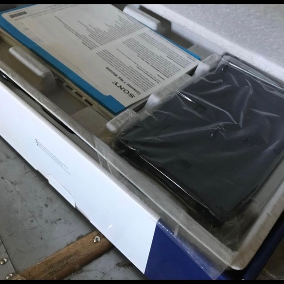 EUC Sony 7” digital photo frame/printer. - Picture 2 of 10